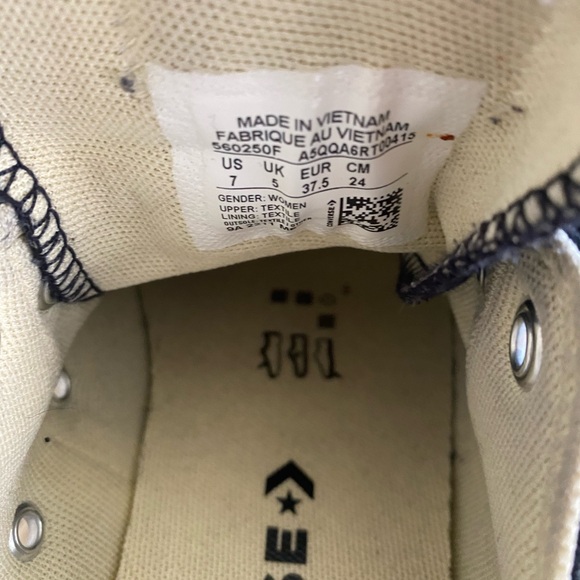 Converse - Picture 3 of 5